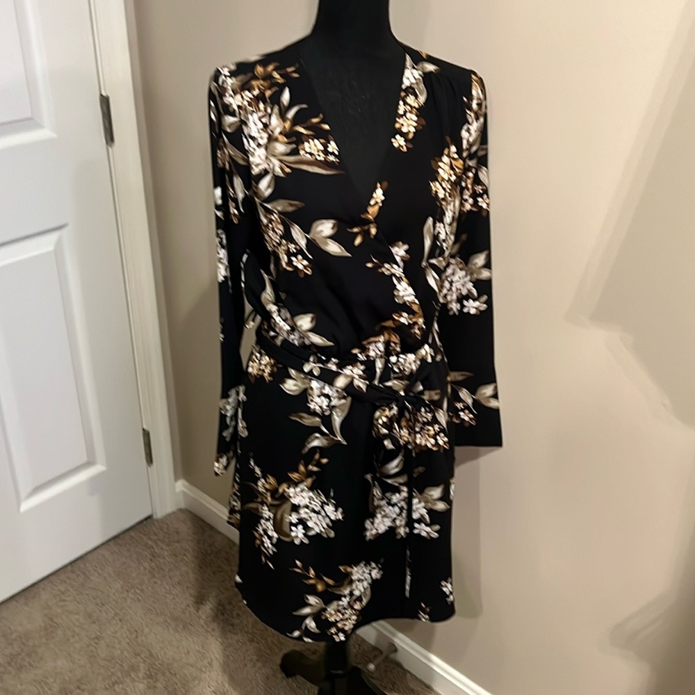 DEX V-Neck Tie Waist Long Sleeve Floral Dress
